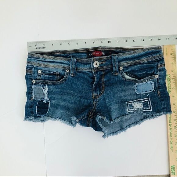 Set of TWO Size 7 Distressed Jean Shorts!! - Picture 12 of 14